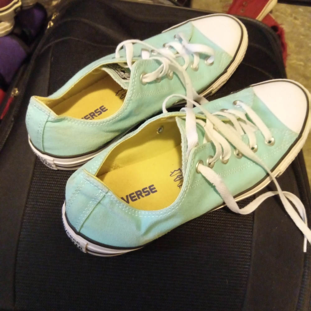 Teal converse